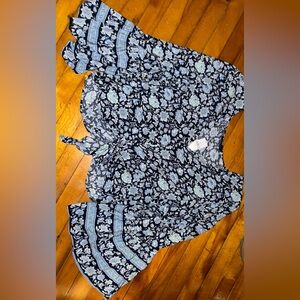 Brand new womens American eagle floral top